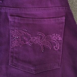 CUTE GLORIA VANDERBUILT SHORTS.