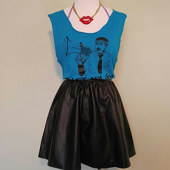 Vintage Print Tee - Picture 3 of 4