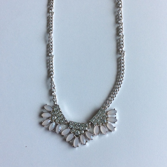 NWT faux stone fan pendant statement necklace