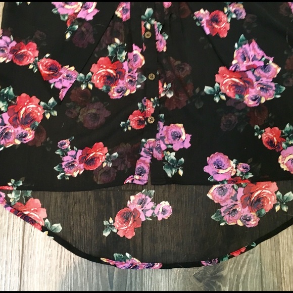 Xhilaration | black floral button-up tank - Picture 4 of 4