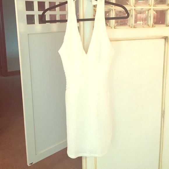 Little white v-neck dress, Sabo Skirt