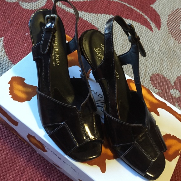 Donald J Pliner Sling Back Heels - Picture 2 of 3