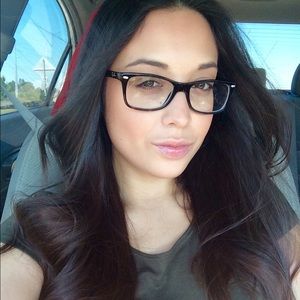 Meet your Posher, Yesenia