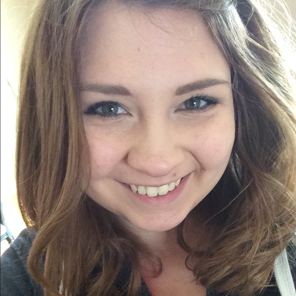 Meet your Posher, Lauren