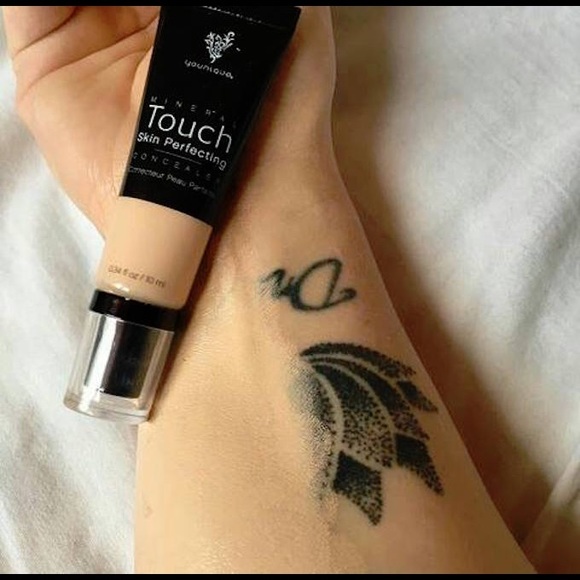 Younique concealer