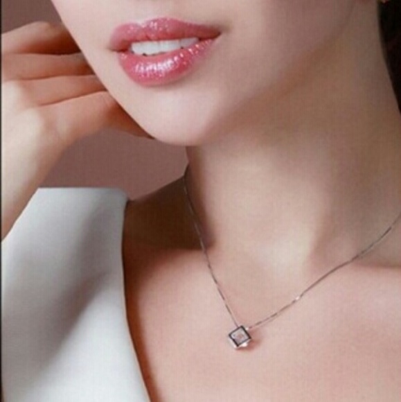 Square Pendant - Picture 4 of 4