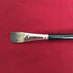 MAC brush 190.