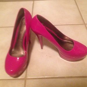 Aldo magenta platform heels