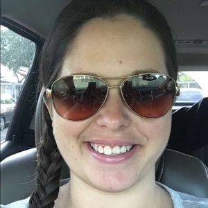 Meet your Posher, Maribel