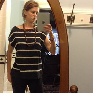 Loose short-sleeved sweater: Old Navy