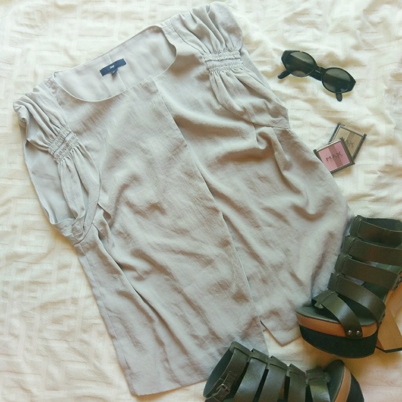 GAP Tops - Gap blouse