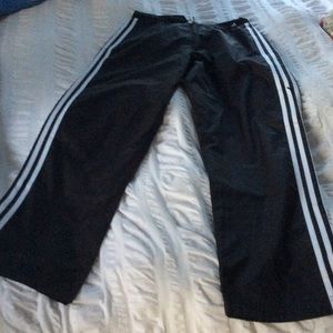 Women's adidas pant. Size medium. Black
