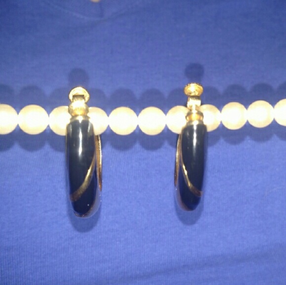 Clip on Earrings - Picture 3 of 4