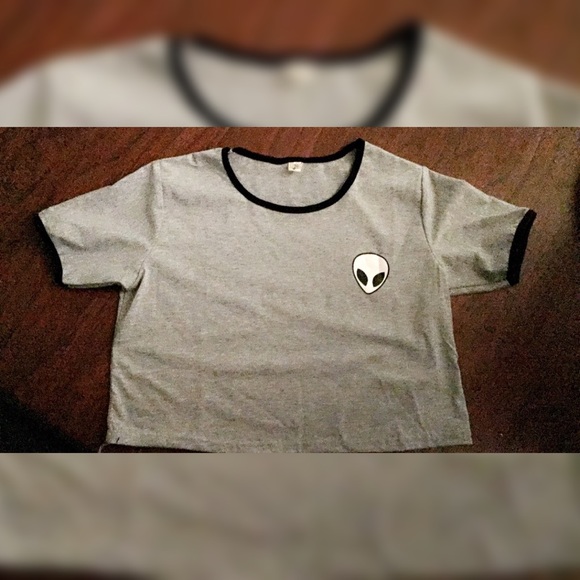 alien crop top 😍✨