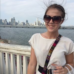 Meet your Posher, Suzanne