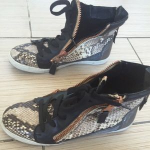 Steve Madden High Top Ankle Sneakers