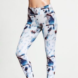 Carbon 38 Zoom Legging Size Small