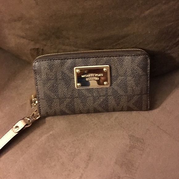 Michael Kors leather monogram wallet