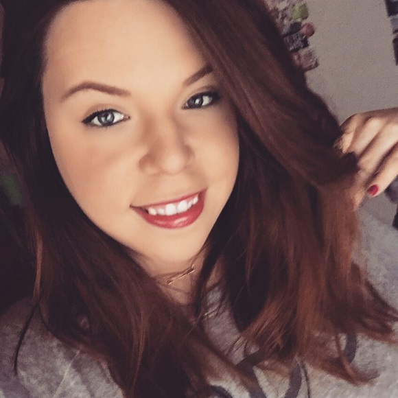 Meet your Posher, Shaina - Picture 1 of 1