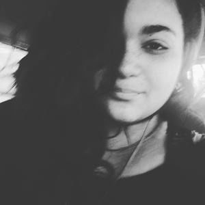 Meet your Posher, Eva