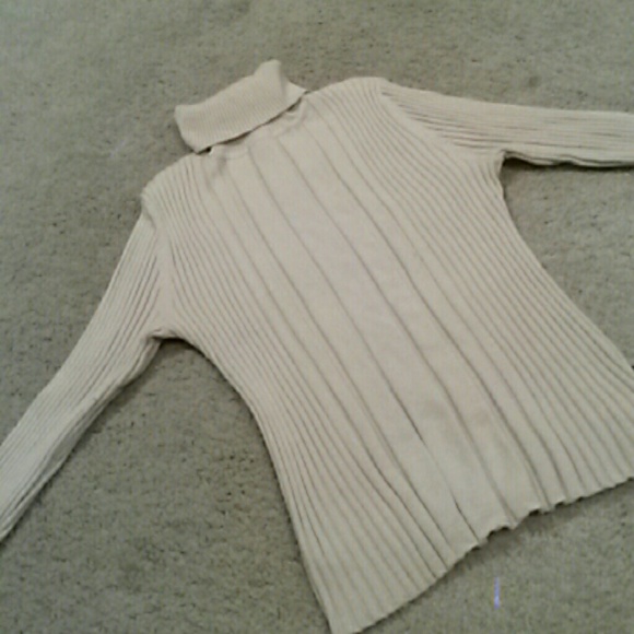 Adorable turtleneck