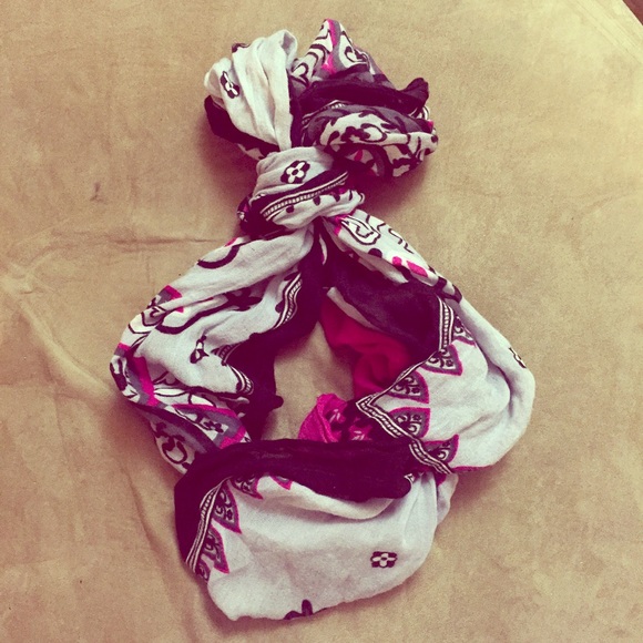 Pink pattern scarf Cotten and polyester💋