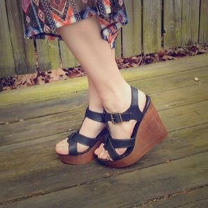 Steve Madden Wedges MAMAS DAY SALE❤️❤️