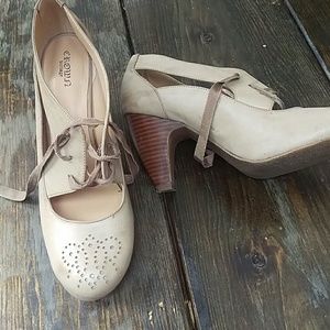 Crown Vintage lace up heels