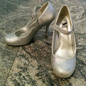 Need Glitter in your life!? Maryjane Heels!