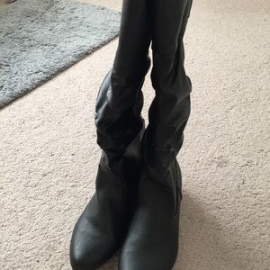 Slouch black boots