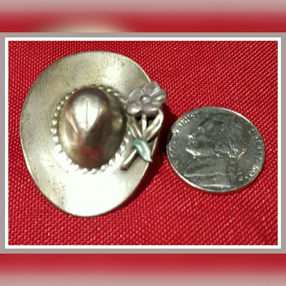 Silvertone Cowgirl Hat Brooch/Pin Vintage EUC - Picture 3 of 7