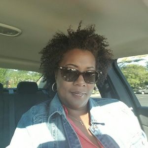 Meet your Posher, Valarie