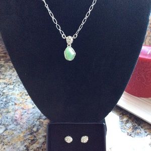 Raw beauty drop 💧 Pendant and earring gift set