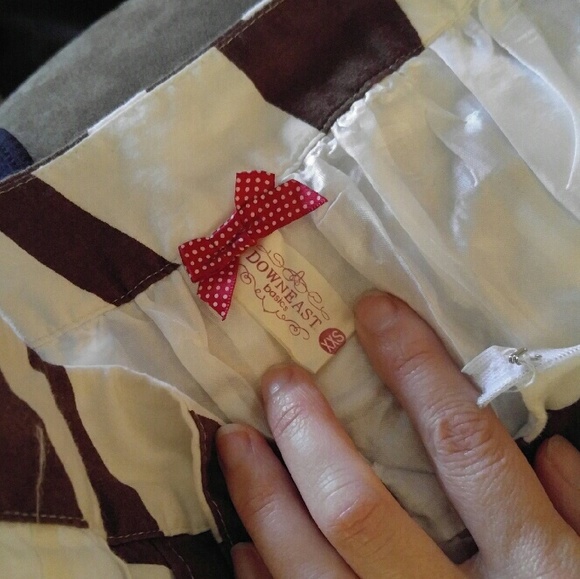 Downeast Bold Patterned Skirt S/XS/XXS - Picture 2 of 4