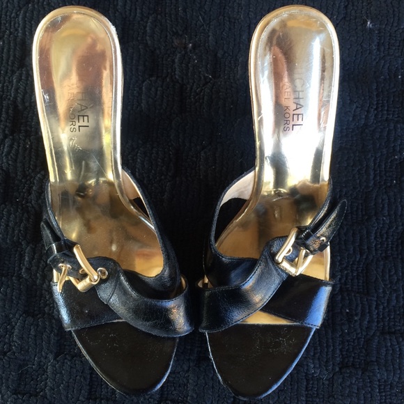 ❌SOLD❌‼️Michael kors buckle heels - Picture 2 of 3