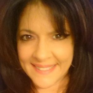 Meet your Posher, Lorisa