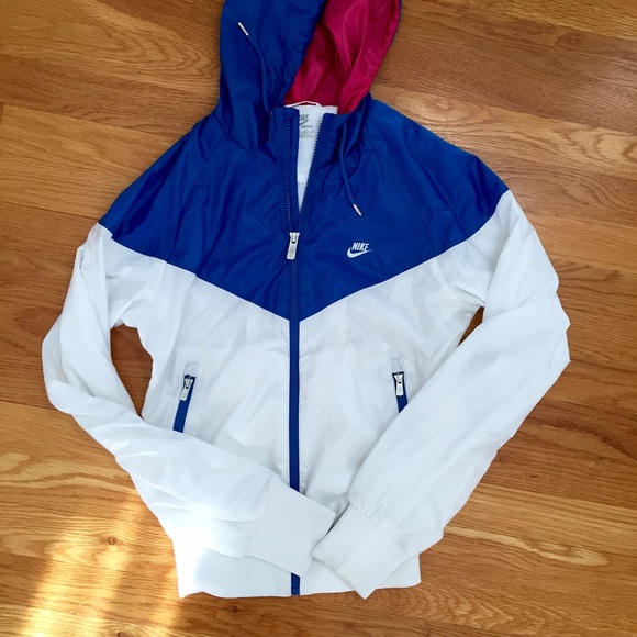 ❌hold❌ Nike windbreaker