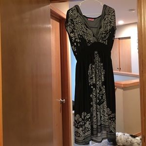 Black Stretch Dress with Damaskic Like Design