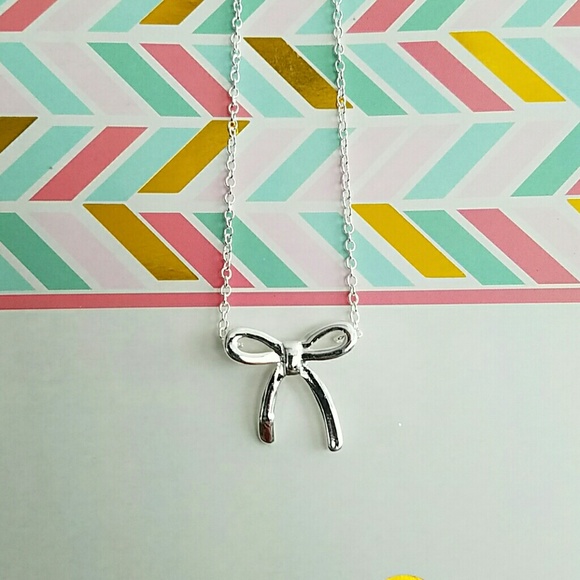 Bow Pendant Necklace