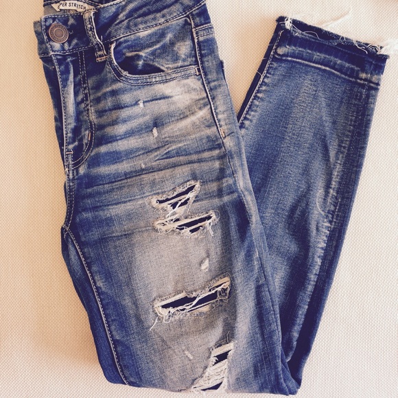 American Eagle distressed jeans