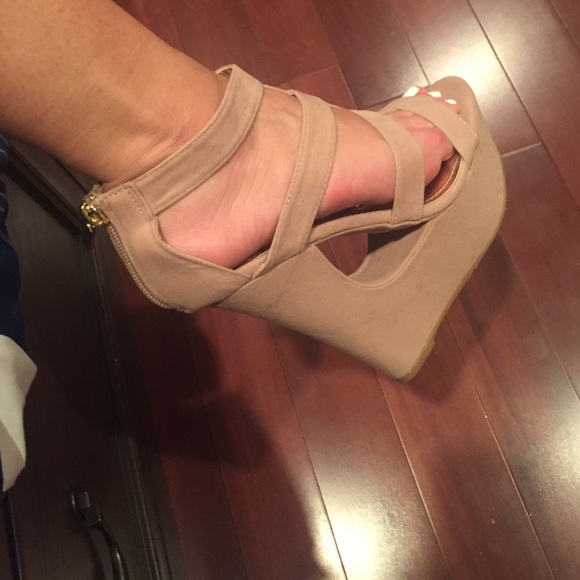 nude wedges