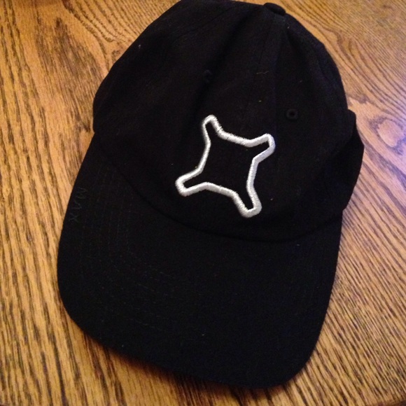 Max cute black hat