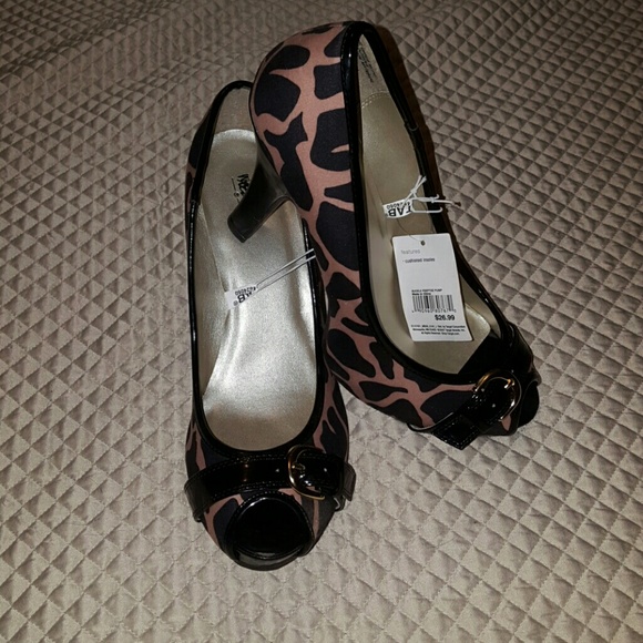 Mossimo Supply Co. Shoes - Mossimo peep toe heels