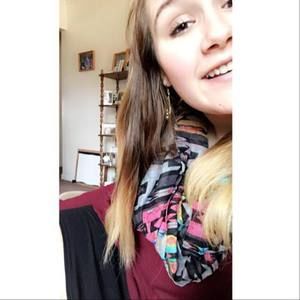 Meet your Posher, Hilary