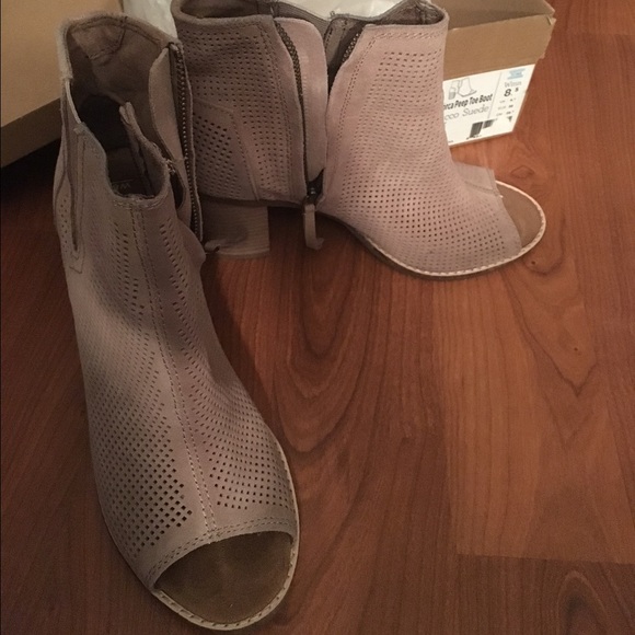 Toms. Peep toe booties