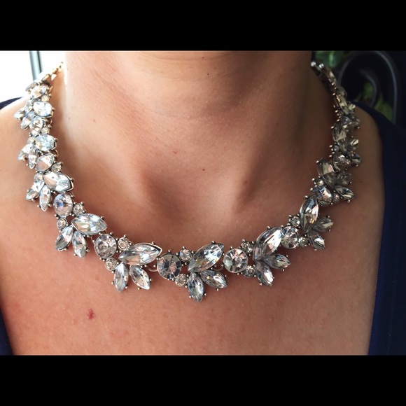Leaf Statement Crystal Necklace & Earring Set - Picture 3 of 4