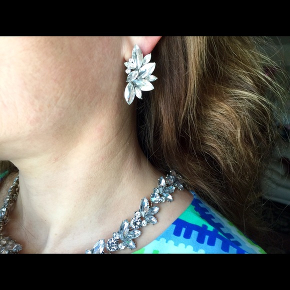 Leaf Statement Crystal Necklace & Earring Set - Picture 4 of 4