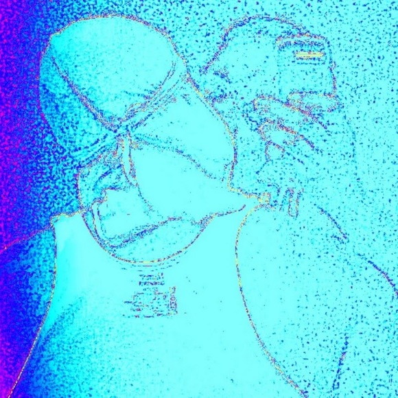 Meet your Posher, Cassandra - Picture 2 of 2