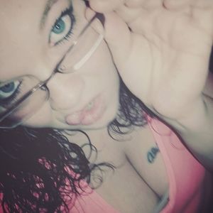 Meet your Posher, Hollie