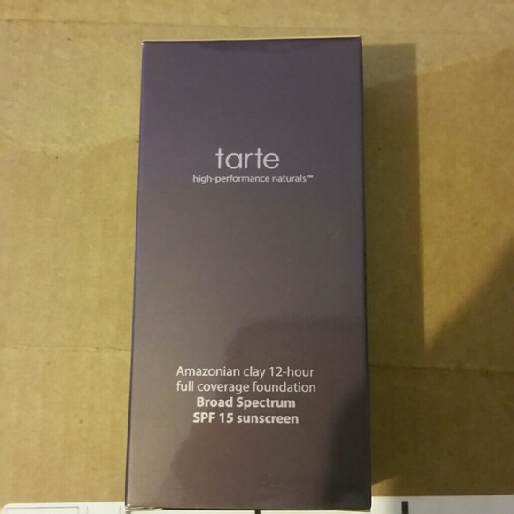Tarte foundation Comes with brush